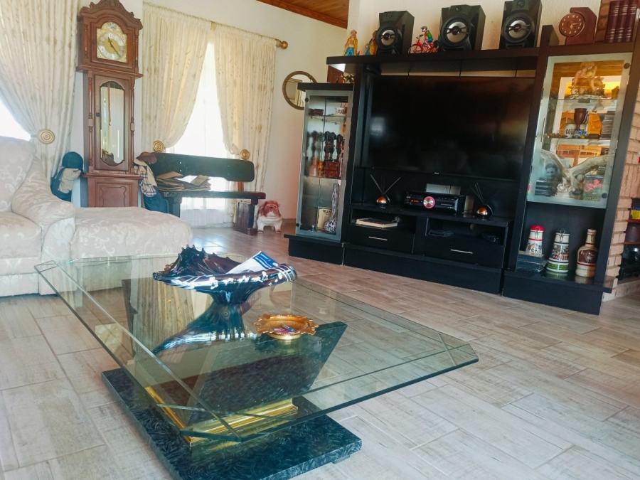 4 Bedroom Property for Sale in Wilkoppies North West